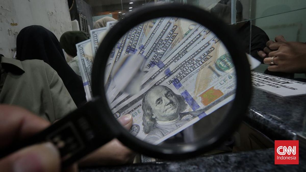 Rupiah Melemah ke Rp17.948 per Dolar AS pada Pembukaan Senin